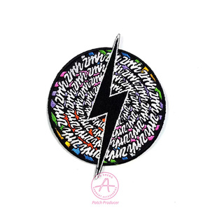 Patch brodé personnalisé thermocollant avec motif individuel, à coudre, à repasser, auto-agrippant, écologique - Product Image 1