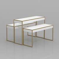 Ensemble de 3 tables d'exposition imbriquées à cadre métallique doré, plateau rectangulaire blanc, présentoir à étages pour boutique