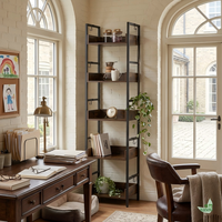 Estantería Alta con Marco de Metal Negro y Estantes de Madera, Estilo Industrial, Vertical, con Ganchos Laterales Múltiples para Colgar Artículos