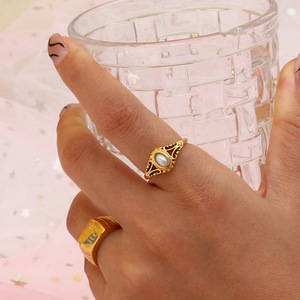 2026 Vintage Hollow Carved Oval Natural Pearl Inlaid Stainless Steel 18K Gold Plated <b>Retro</b> Women Statement Stackable Finger Ring - Product Image 4