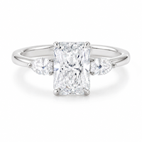 Bague de fiançailles en or 18 carats sur mesure, diamant de laboratoire taille radiant couleur DEF, trois pierres, cadeau de mariage, bijoux fins
