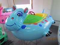 Prêt pour la livraison parc aquatique gonflable beaux enfants bateau de butoir Animal canard bateau de butoir d'eau électrique pour la piscine