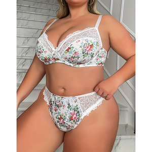 Ensemble de lingerie grande taille pour femmes aux poitrines généreuses, conçu pour flatter et soutenir la zone des aisselles, offrant un soutien et une maintien optimal. - Product Image 3