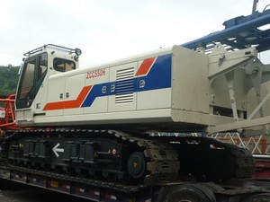 Grue sur chenilles ZCC550H de 55 tonnes avec boîte de vitesses de flèche, roulement, moteur et composants essentiels pour les levages lourds - Product Image 2