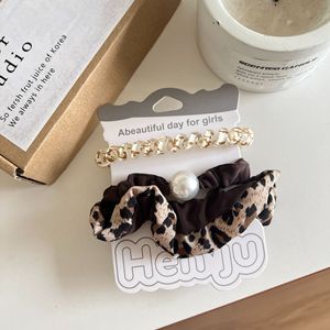 Diadema Vintage con Estampado de Leopardo y Encaje, Banda para el Cabello con Perlas y Goma Elástica, Accesorio Minimalista para el Cabello - Product Image 3
