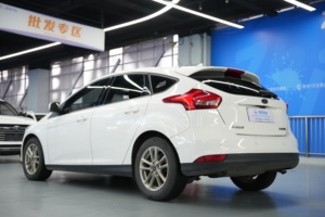 <span class=keywords><strong>Ford</strong></span> <span class=keywords><strong>Focus</strong></span> 2018 Sedan Classic 1.6L Automatica Edizione Trend Smart Euro <span class=keywords><strong>V</strong></span> Emissioni 100-150 CV 5 Posti - Product Image 6