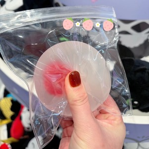 Juguete Antiestrés de Mochi con Forma de Fresa Entera y Azúcar de Malta: Alivia el Estrés, Combate la Frustración, Juguete de Compresión de Rebote Lento - Product Image 1