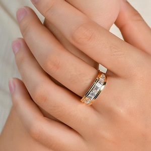 Anello vintage in stile palazzo con zirconi quadrati, elegante gioiello da donna, accessorio regalo. - Product Image 3