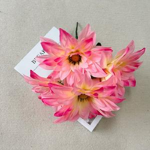 Vente en gros pas cher 5 têtes de fleurs artificielles en soie Geberra pour l'obtention du diplôme Fleurs artificielles décoratives pour les funérailles - Product Image 1