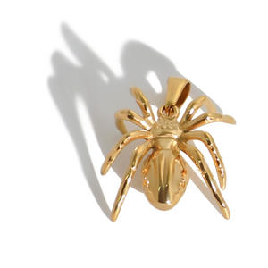 Colgante de Acero Inoxidable con Baño de Oro PVD, Resistente al Deslustre y al Agua, con Diseño de Araña, Pistola, Cruz y Perro - Product Image 6