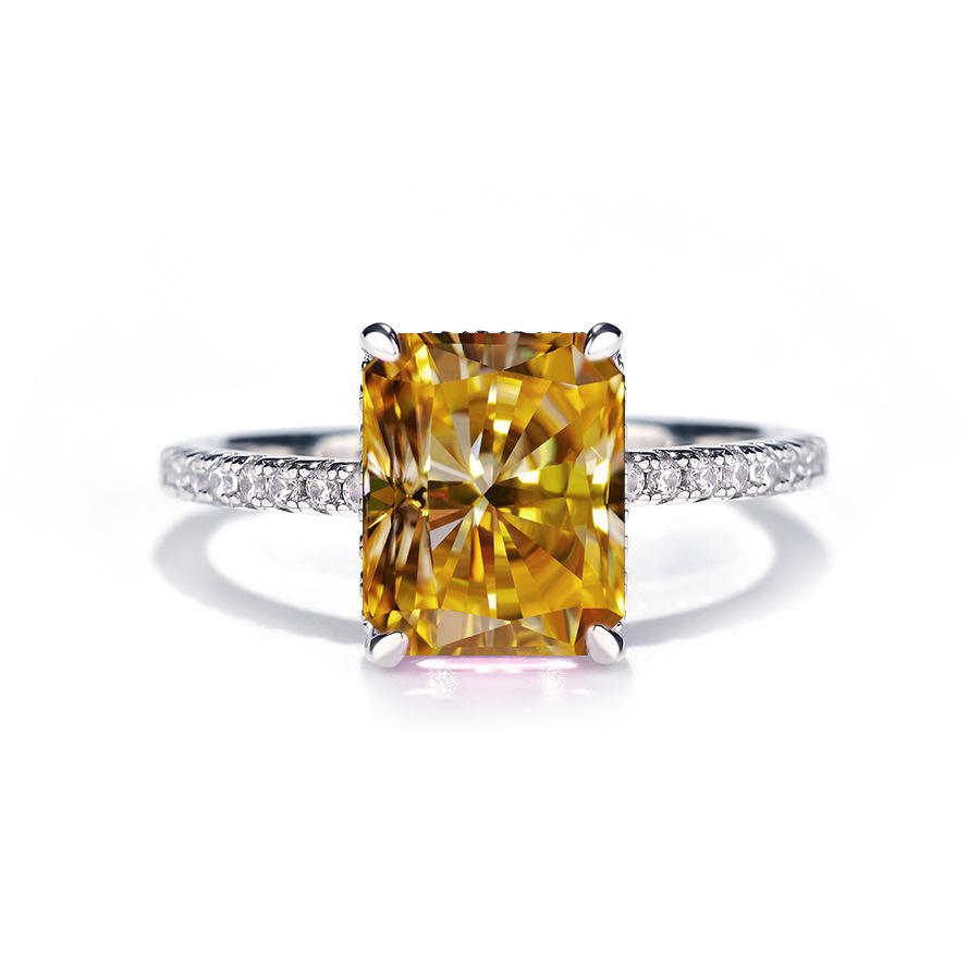 Couleur Champagne (moissanite 4 carats)