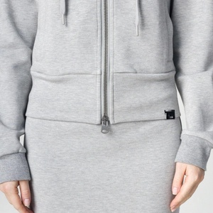 Ensemble de survêtement décontracté personnalisé avec logo OEM de haute qualité, sweat à capuche entièrement zippé et jupe longue - Product Image 5