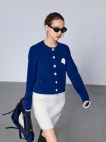 Cardigan en tricot côtelé rayé écologique pour femme, col rond, boutonnage frontal, bordure contrastante, poignets et ourlet côtelés, doux et chaud, idéal pour l'hiver