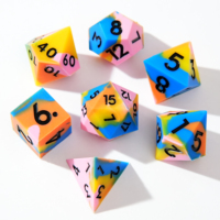 Dés de jeu de rôle polyédriques en silicone écologique faits à la main, à bords vifs, jaunes, bleus, roses, oranges, 1 pièce