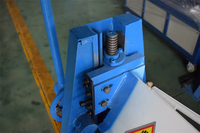 Machine à plier les tôles compacte manuelle pour les travaux de bricolage en métal à domicile et les petites tâches de traitement des tôles en atelier