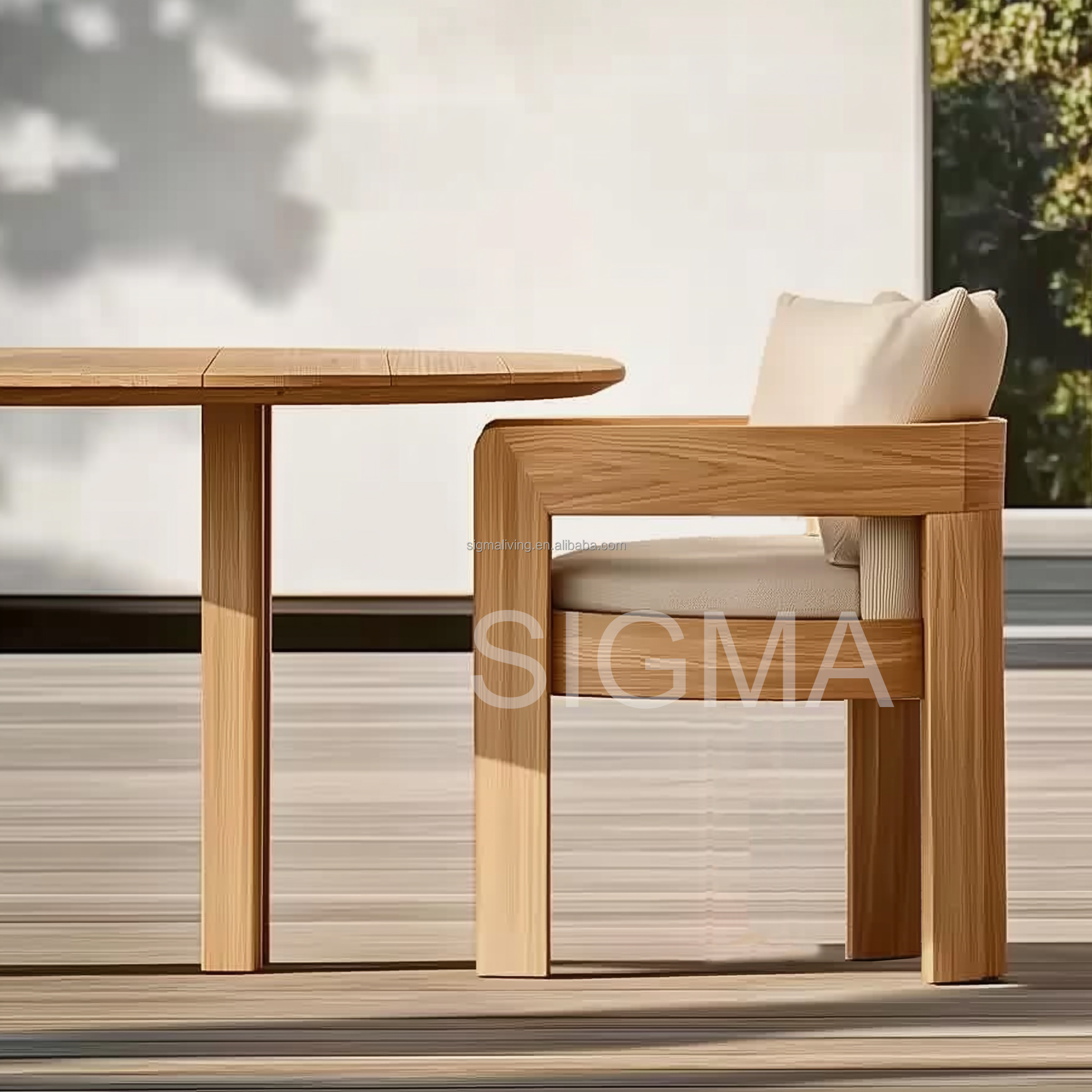 Factory Custom Outdoor Furniture Hotel Villa Restaurant Solid Wood Teak Dining Set Dining Chair with Arm