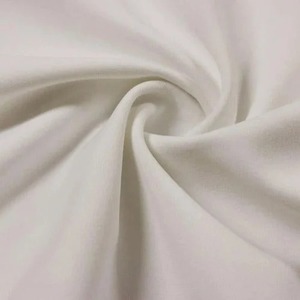 Tissu en polyester uni de qualité supérieure pour vêtements et décoration intérieure, durable, léger et facile d'entretien, disponible au meilleur prix - Product Image 4