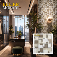 Mosaïque murale en verre onyx taupe clair et aluminium, idéale pour la rénovation de façades intérieures, la décoration d'hôtels, de villas et de boutiques.