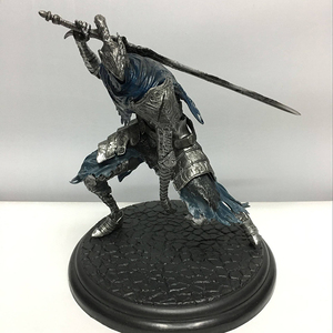 Vente en gros de figurines de <span class=keywords><strong>jeu</strong></span> personnalisées en PU PVC, figurine Black Knight <span class=keywords><strong>Dark</strong></span> <span class=keywords><strong>Souls</strong></span>, figurine de bande dessinée, figurine d'anime - Product Image 4