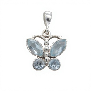 Pendentif Papillon en Argent Sterling 925 avec Sertissage Bezel et Topaze Bleue, Style Mignon Unisexe pour Usage Quotidien - Product Image 1