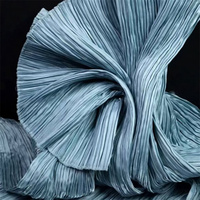 Tissu en polyester RPET recyclé froissé et plissé pour robes et jupes