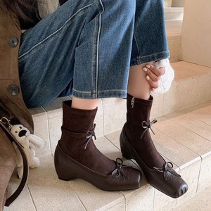 Bottes ajustées pour femme en peau de mouton, style vintage, inspirées du ballet, à nœud, nouvelle collection automne-hiver style français, à bout épais - Product Image 4