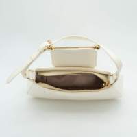 Sac à bandoulière rétro en cuir PU verni pour femme avec rabat, fermoir en barre dorée et sangle réglable – Vente en gros