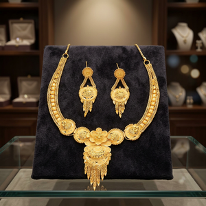 Venta al por mayor de collares cortos chapados en oro de 14K 18K 24K, collares de moda, conjunto de joyas de diseño tradicional relleno de oro de latón. - Product Image 1