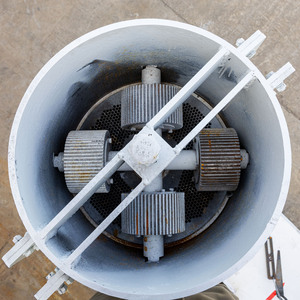 Granulateur d'engrais organique à double rouleau de conception nouvelle avec moteur, haute productivité 400 kg/h pour les grossistes - Product Image 5