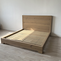 Lit en panneaux de chêne DAVOS, taille King Queen, cadre de lit en bois massif, finition chêne clair, style RH, ensemble de chambre à coucher personnalisé