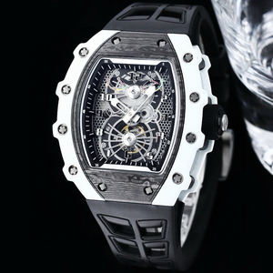 Montre 2026 en fibre de carbone et titane avec bracelet en caoutchouc durable, idéale pour les trajets quotidiens, les loisirs, le sport et le golf - Product Image 2