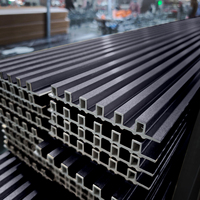 Panneau de calandre multi-fentes pour l'intérieur Panneaux muraux décoratifs en WPC Écran de séparation Bois Salle à manger Bureau École Entrepôt