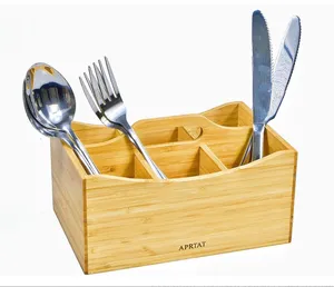 Tre giữ nhà bếp cho bạc, dĩa, dao, thìa và đồ dùng khác
