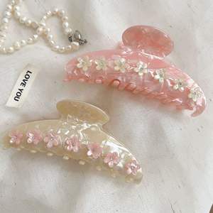 مشبك شعر أنيق من YJL بتصميم كلاسيكي كبير مزين بأحجار الراين على شكل زهرة الكرز الوردية، بأسلوب فرنسي راقٍ للفتيات - Product Image 1