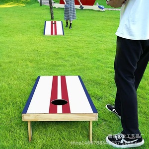 Juego de tablero de madera para lanzar bolsas de arena, tamaño mediano, para jugar en interiores y exteriores, con tableros de juego Corn Hole y bolsas de arena. - Product Image 3