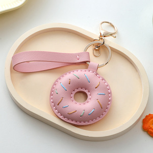 KR025 Llavero de Cuero Hecho a Mano con Forma de Donut, Accesorios Lindos para el Automóvil, Llavero de Cuero Hecho a Mano - Product Image 4