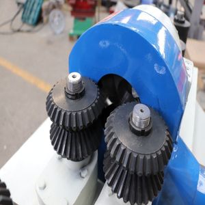 Máquina para fabricar varillas redondas con mango de madera - Product Image 2