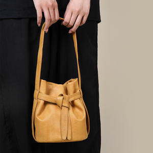 Bolso Bandolera de Cuero Genuino para Mujer, Estilo Retro, con Cordón, Pequeño, Anti-Robo, Suave, de 7 Pulgadas - Product Image 3