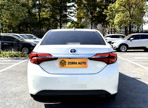 Toyota Corolla 2017 Usado, Motor Dual 1.8L E-CVT, Volante a la Izquierda, Automático, Edición GS Elite con Techo Solar, Híbrido, 5 Asientos - Product Image 3