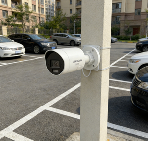 Caméra réseau mini-bullet fixe Hikvision DS-2CD2047G3-LI(2U)Y 4MP Smart Hybrid Light avec ColorVu et apprentissage profond, anti-corrosion - Product Image 3