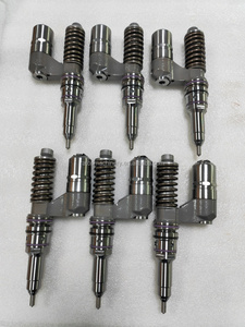 Injecteur de carburant pour moteur de camion 0414701044 1805344 pour DC12 DC17 P420 G420 R420 - Product Image 1