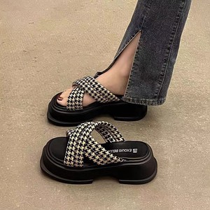 Sandalias Abiertas con Plataforma de Estilo Muffin, Diseño Explosivo, Fabricadas en China, para Mujer, Moda Verano 2025 - Product Image 2