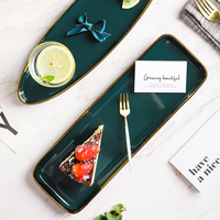 Vente en gros de vaisselle en porcelaine carrée de luxe écologique de couleur vert émeraude pour restaurants, avec bordure dorée