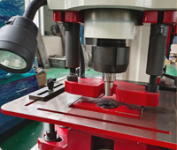 Machine hydraulique de découpe, de cisaillement et de rainurage pour l'usinage de l'acier cornière et des tôles en atelier
