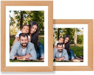 Marco de Fotos Digital WiFi de 10.1 Pulgadas con Pantalla Táctil IPS, Rotación Automática, Comparte Fotos/Vídeos a través de la Aplicación Frameo (Borde de Madera) - Product Image 3