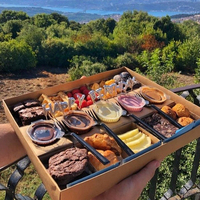 Boîte à lunch jetable écologique Boîte d'emballage polyvalente pour restauration avec couvercle transparent pour petit-déjeuner Dessert plateau de pâturage aux fruits