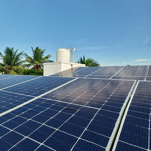 Panel Solar Fotovoltaico Monocristalino de 680W y 210mm con 23.8% de Eficiencia para Sistemas de Almacenamiento de Energía Híbrida Comercial - Product Image 1