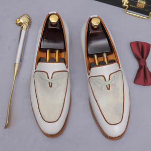 Zapatos de vestir y Oxford de cuero genuino hechos a mano para hombre, ligeros y cómodos, que aumentan la altura. - Product Image 1