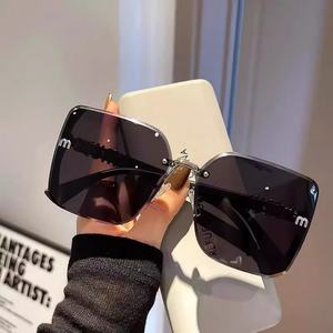 Gafas de Sol de Lujo sin Montura, Cuadradas, con Lentes Degradados, Estilo Hip Hop, Brillantes, Retro, Modernas, para Hombre y Mujer - Product Image 2