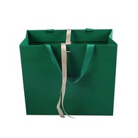 Sac cadeau de luxe en carton recyclé personnalisé avec poignée à cordon pour l'emballage de montres intelligentes